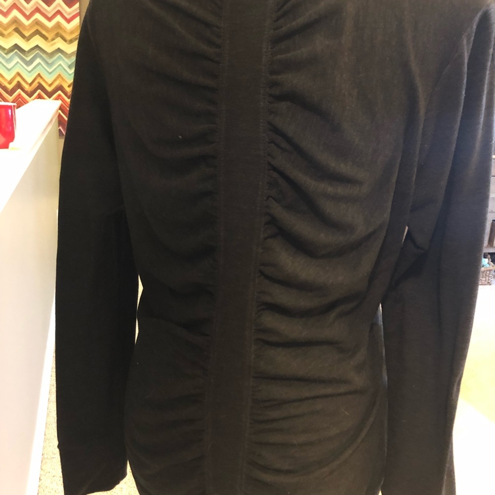 Neiman Marcus Ruched Grey Top - Picture 4 of 4